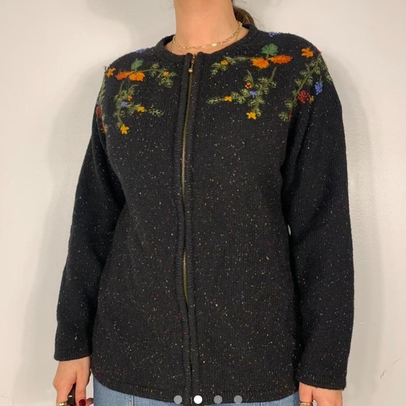VINTAGE BLACK FLOWERS EMBROIDERY PUFFY KNIT ZIPED UP CARDIGAN - Picture 2 of 4